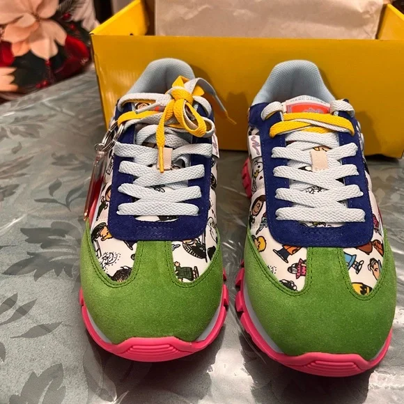 Marc Jacobs Peanuts Jogger Box in Black and Yellow - Picture 7 of 11